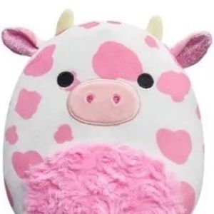 BNWT 8” Evangelica the Fuzzy Belly Cow Valentines Squishmallow